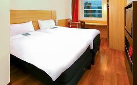 ibis Santiago Providencia